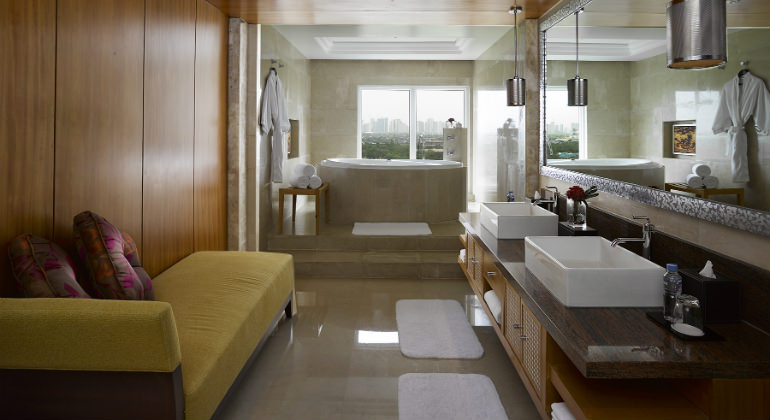 MHM Marriott Suite Bathroom web_mini