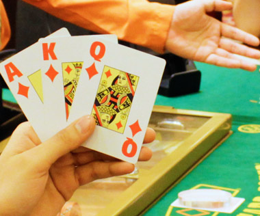casino-new-thumbs-three-cards