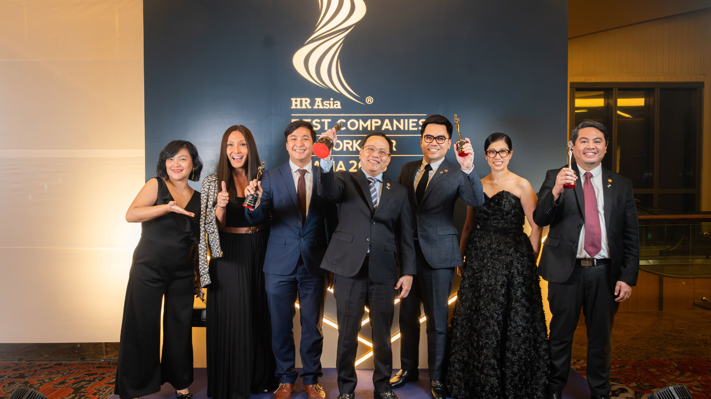 Newport World Resorts President and CEO Nilo Thaddeus Rodriguez (center) celebrated the company’s HR Asia Best Companies to Work for in Asia - Philippines 2026 recognition with (L-R) Senior Manager for Talent Development Marissa Atienza, Senior Vice President for Marketing Michelle Suarez, Assistant Director for Culture and Engagement Carl Lumanlan, Vice President for Human Resources Al Formalejo, Director for People Services Katherine Barret, and Director for People Strategy Rolando Zubiri II.