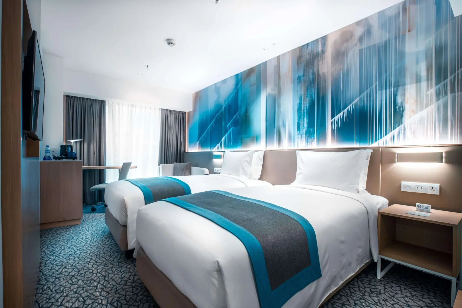 NWR Holiday Inn Superior Two Single Beds